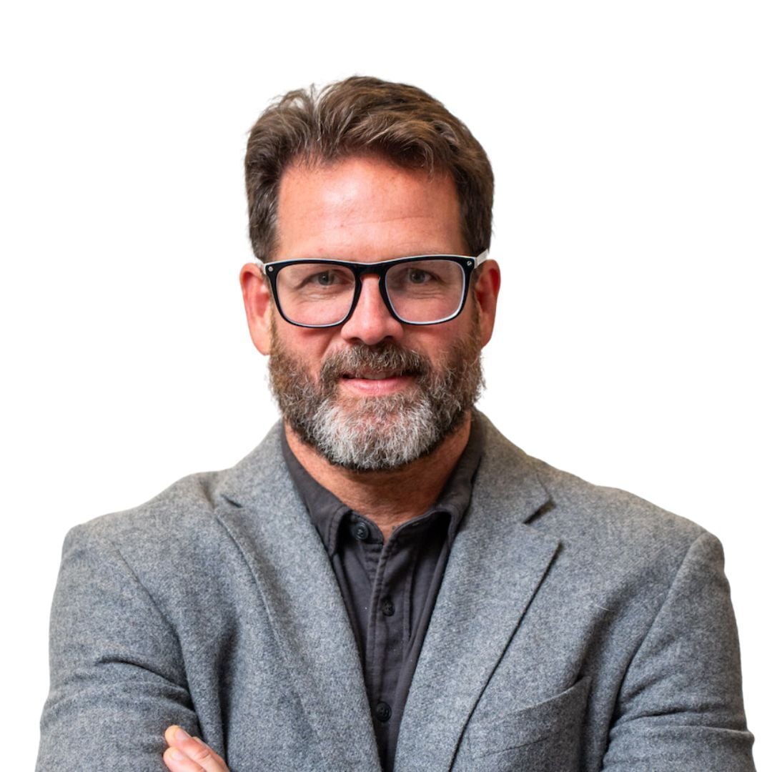 Ernie DeCoite, Level Agency